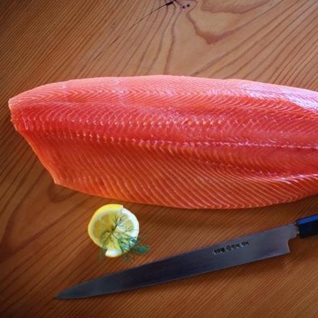 Fresh Organic Chinook Salmon - 1lb side-finsathome